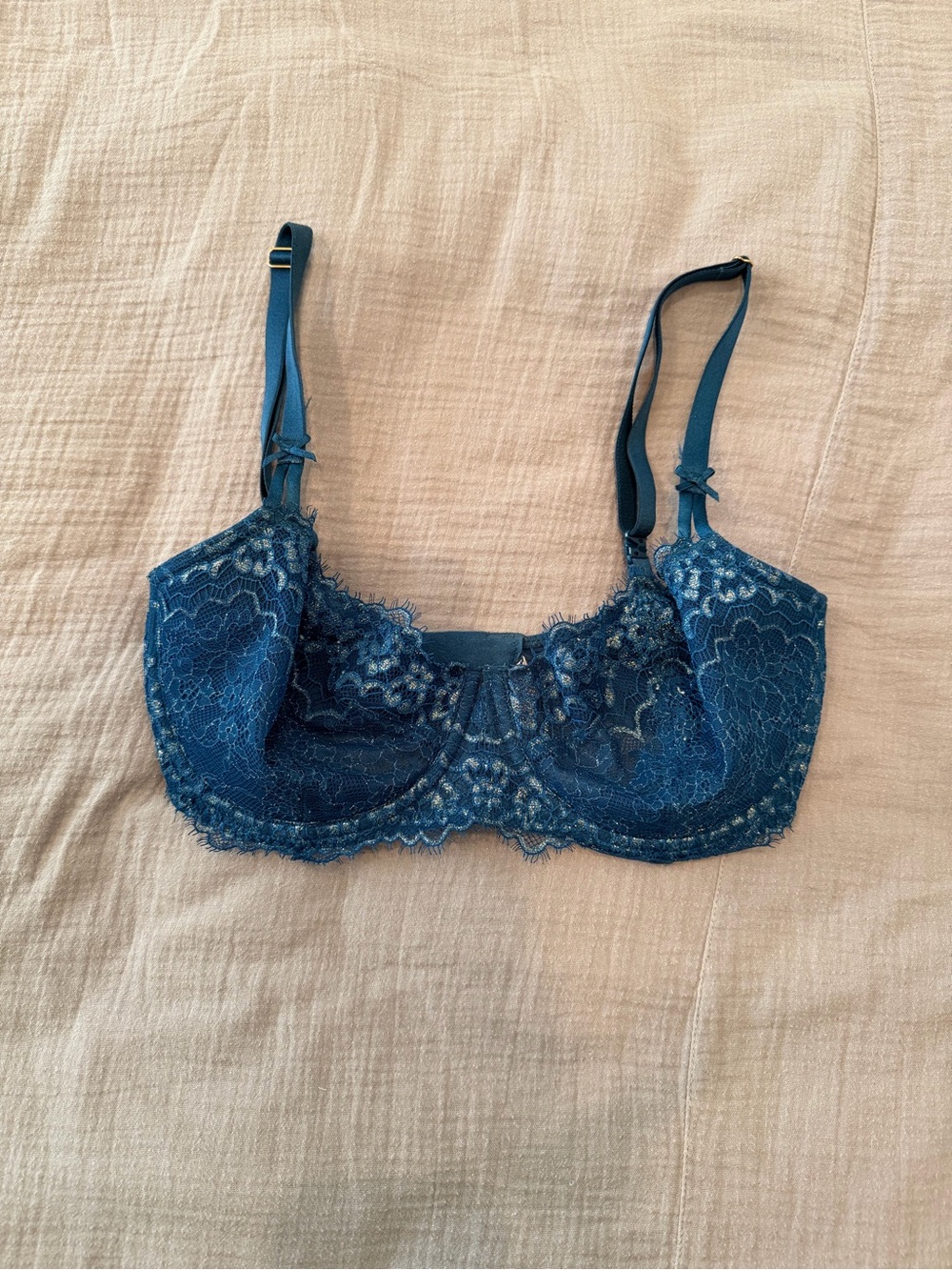 Victoria's Secret Teal Lace Underwire Bra